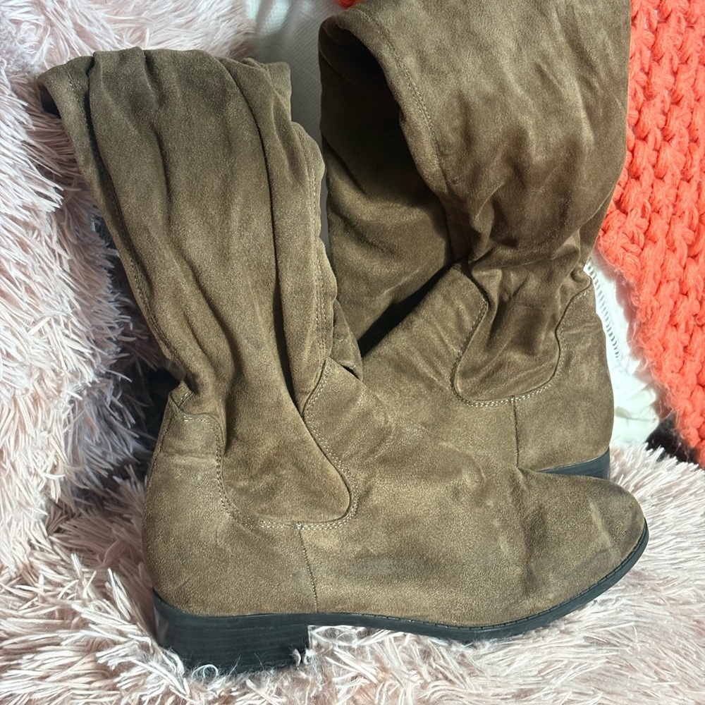 Women's Brown Suede Boots